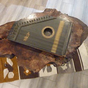 Menzenhauer guitar shop zither no 2